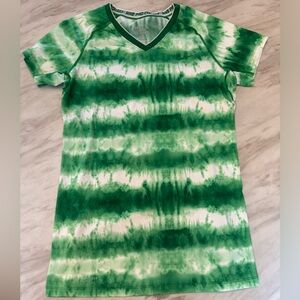 Nike Pro Combat Green and White Tie-Dye Shirt Pre-Loved Good-Condition